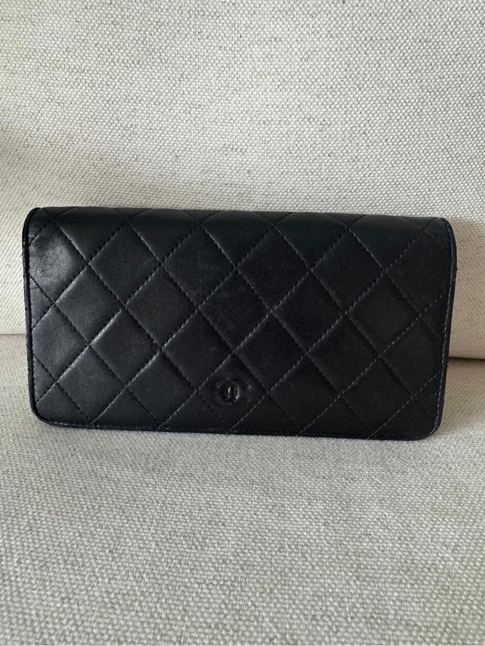Authentic Chanel Classic Quilted Lambskin Bifold Flap Yen Black Wallet-FLAWED - Picture 4 of 17